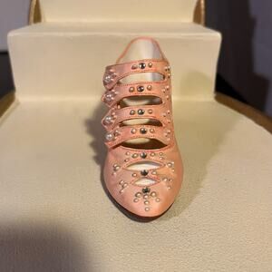 Just the Right Shoe Promenade